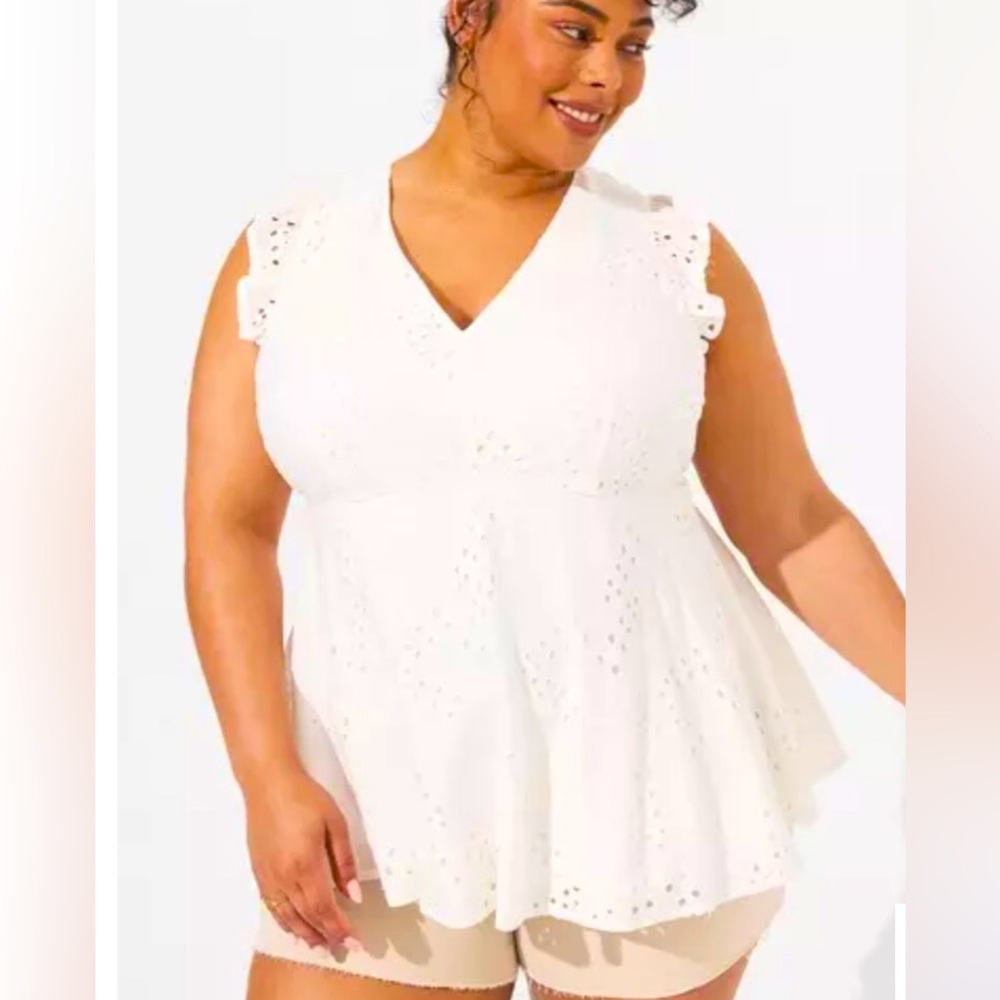 NWT TORRID Brand New Eyelet Babydoll Top White Size 5X (28)